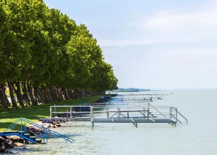 Lellei Vizparti Homokos Strandnal * Balatonlelle